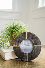 Kerala 3x3 | Carved Horn, Brass Inlay