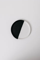 Dawson Appetizer Plate in Matte Black/White S/6
