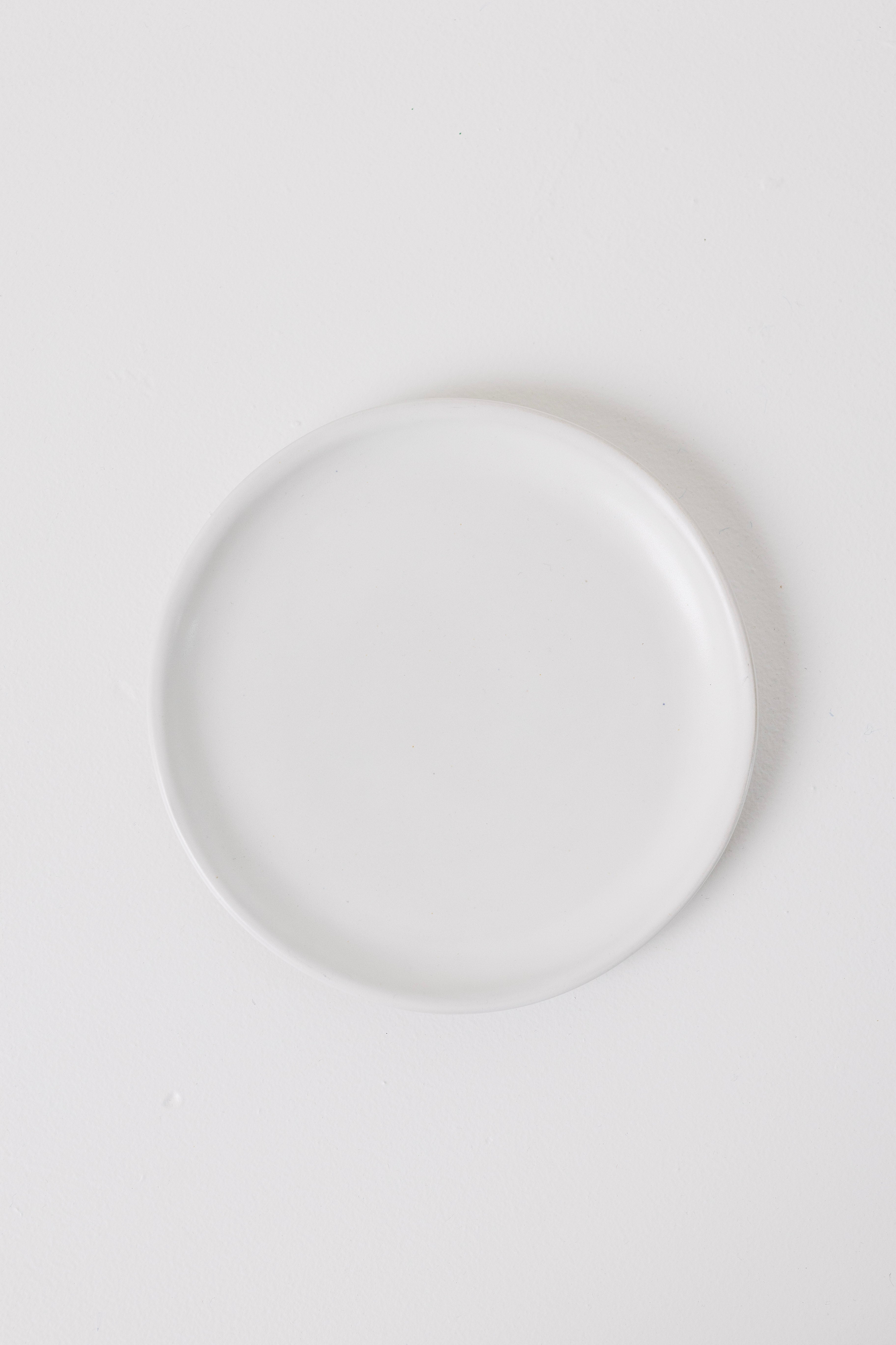 Drift Appetizer Plate in Matte White S/6