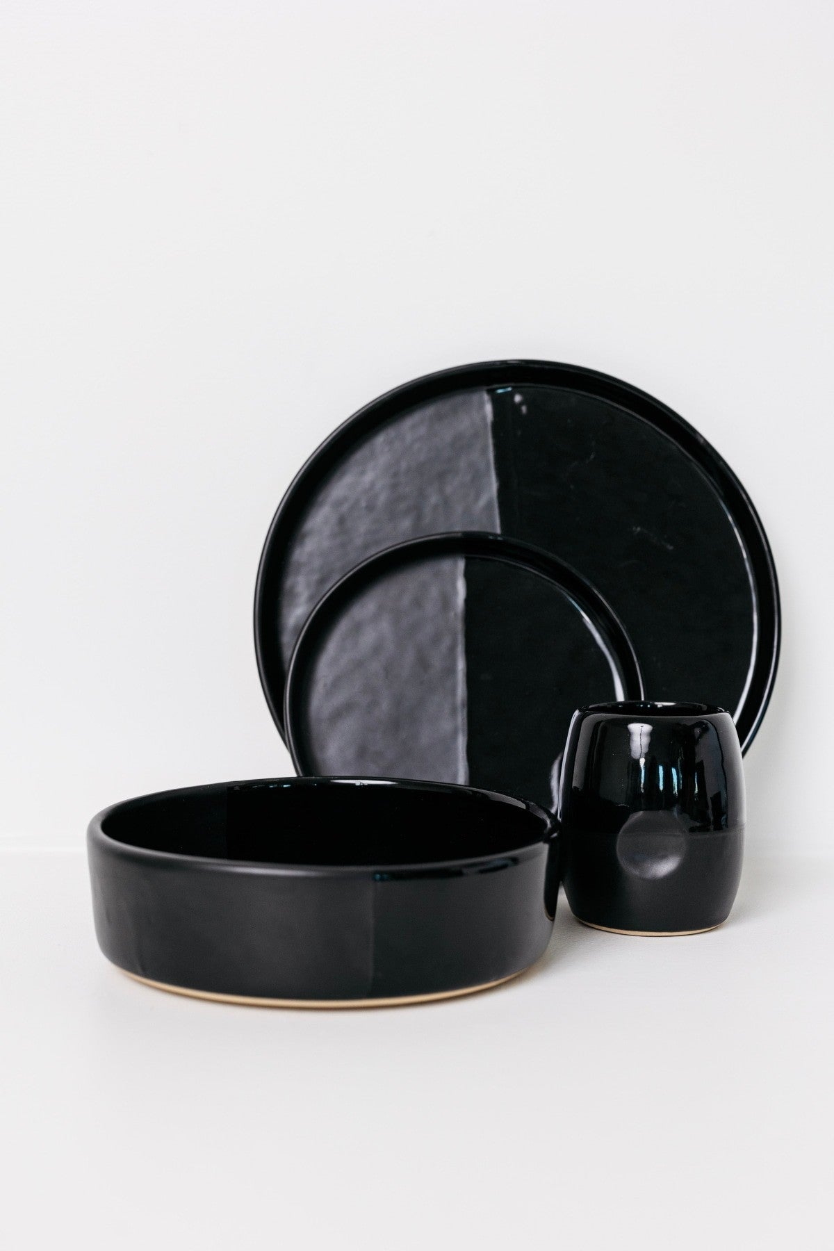 Sable Appetizer Plate in Matte Black/Glossy Black S/6