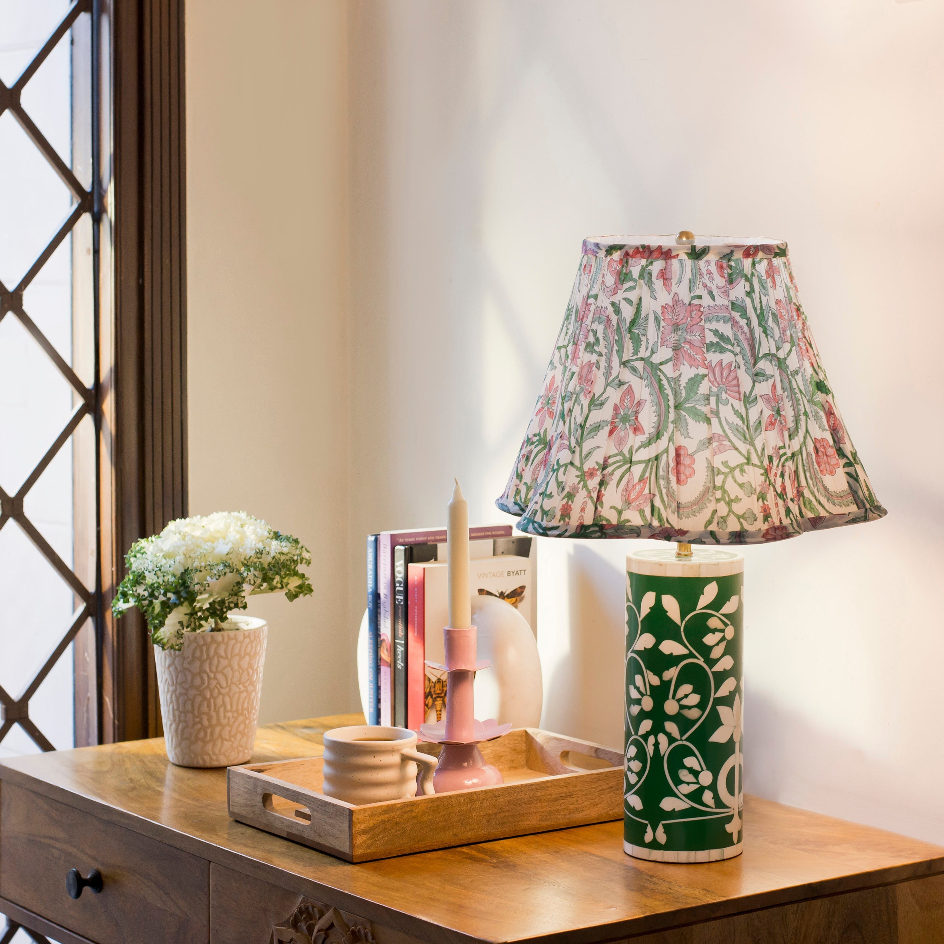 Floral Vines Table Lamp in Green