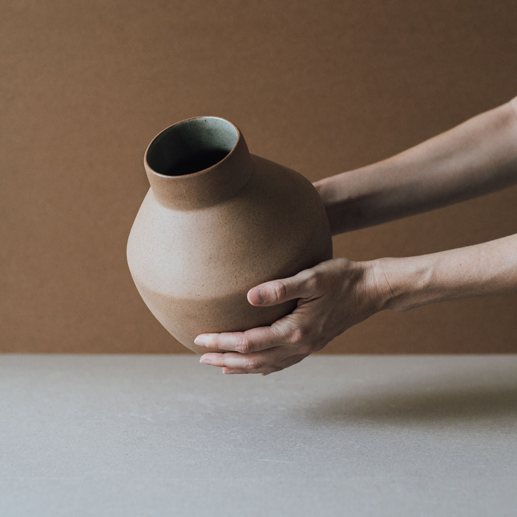 Egeo Vase in Terracotta Chocolate