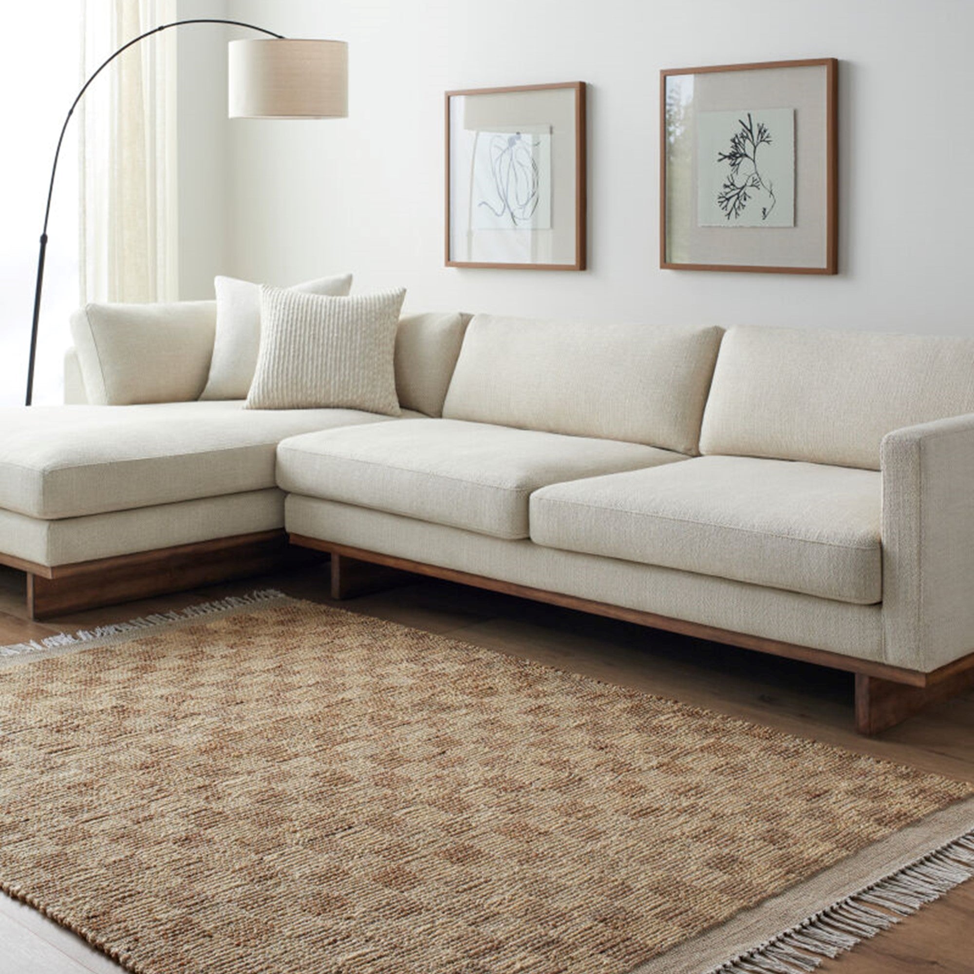 Dama Hand Woven Checkered Fringe Rug