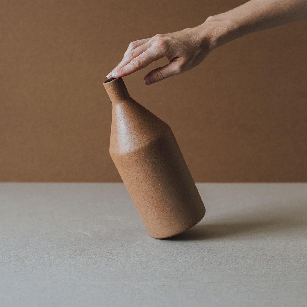 Morandi Vase in Terracotta Chocolate