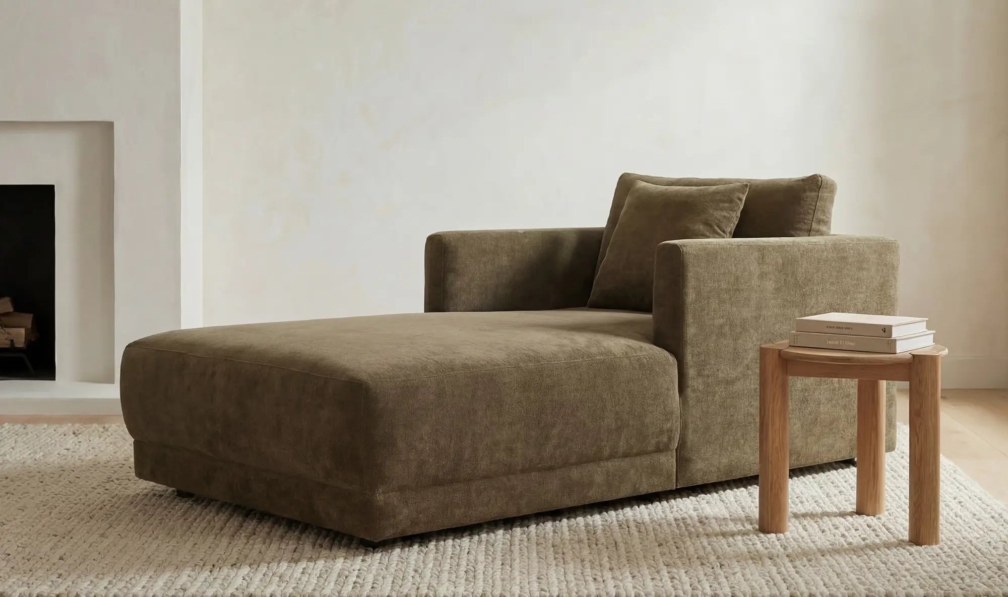Bryn Chaise in Heritage Cedar Green